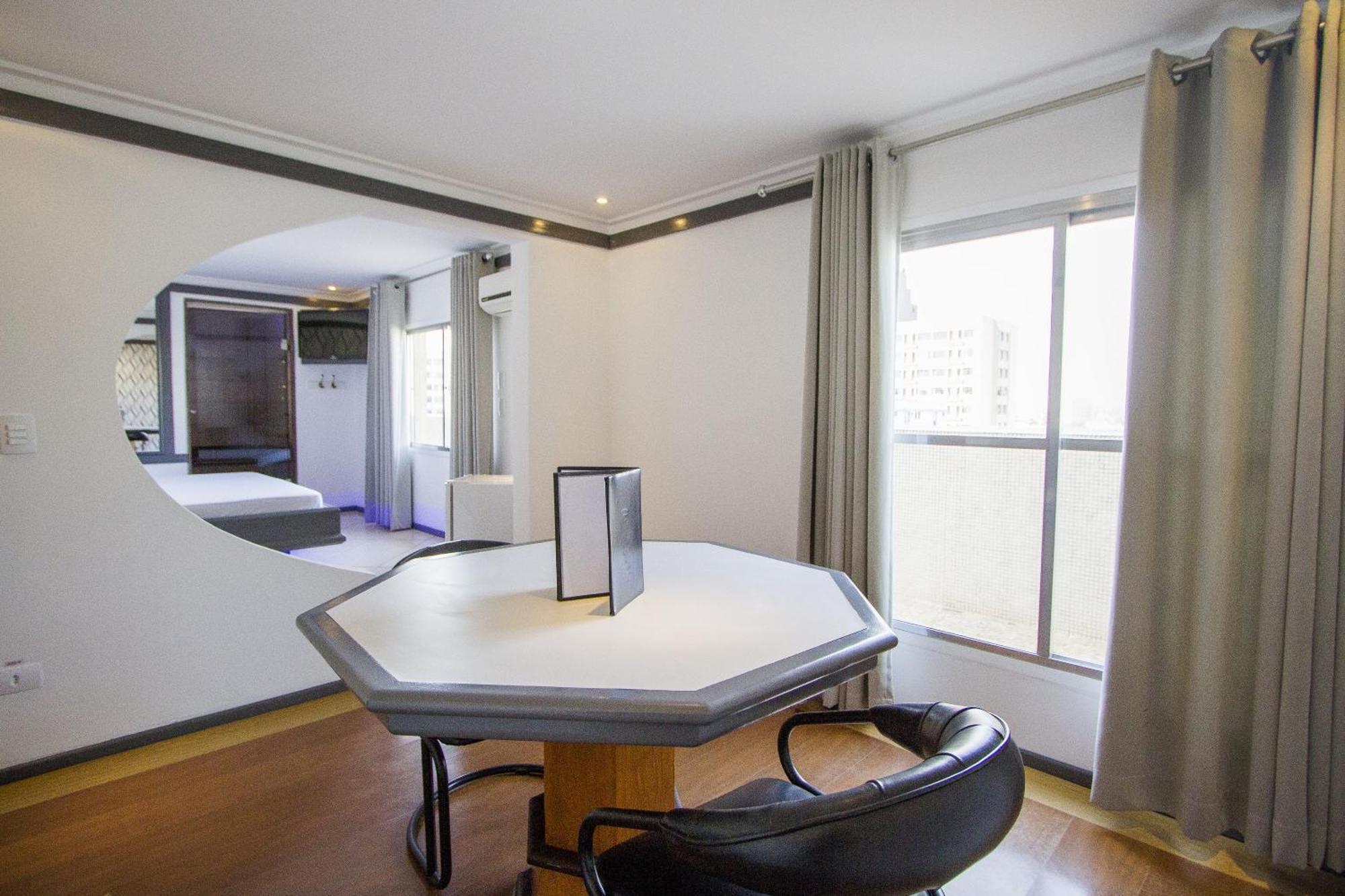 Caricia (adults Only) Hotel do amor